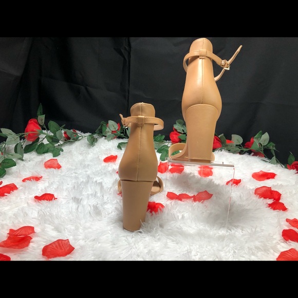 👠 Vince Camuto heels - Picture 4 of 5